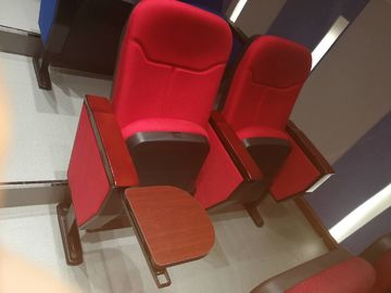 중국 80MM 팔걸이는 자동적으로 강당 쓰기 정제를 가진 접히는 극장 좌석을 구부립니다 협력 업체